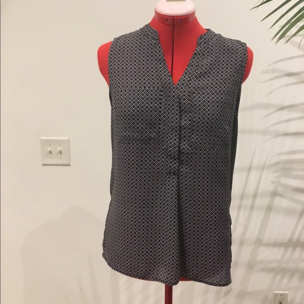 NonWrinkle Top perfect for a boring corporate job!